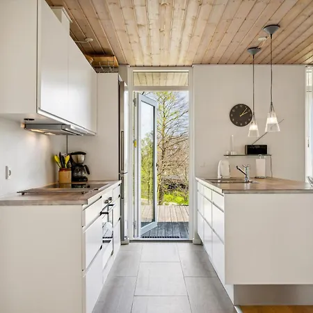 Beautiful On Mols With Sea View Feriehus *